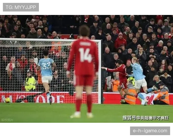 利物浦防线频繁被打身后，暴露压迫结构失效对防守稳定性的影响